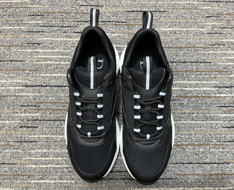 B22 Low-Top Performance Sneakers – Black & White