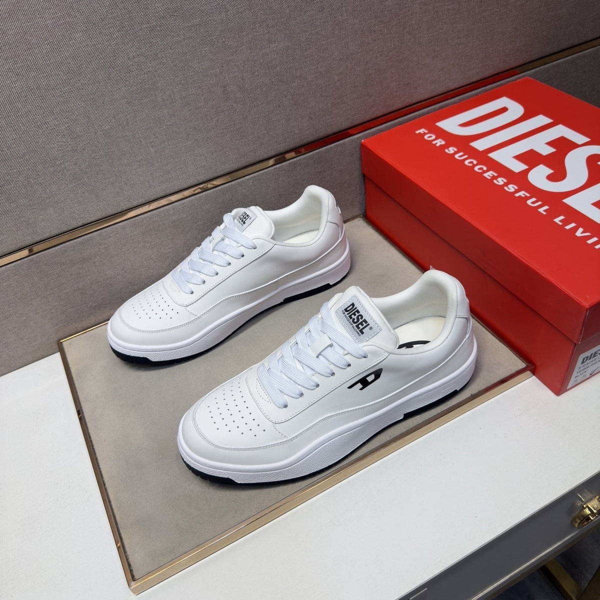 Diesel Men's White and Black Low-Top Sneakers