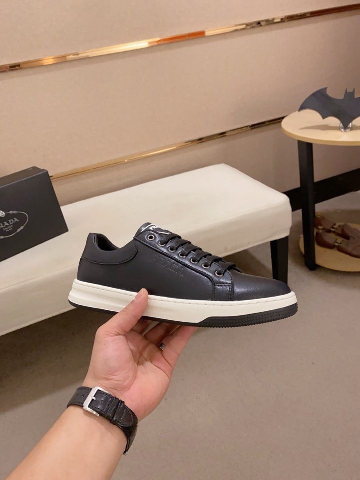Prada Men's Low-Top Lace-Up Sneakers